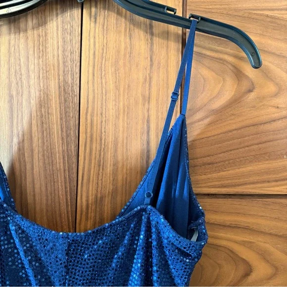 NWT Emerald Sundae Navy Sequin V-Neck Sheath Juniors Prom Dress High Slit - Sz M - Picture 8 of 9